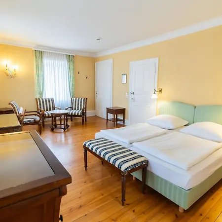 מלון Schloss Neckarbischofsheim