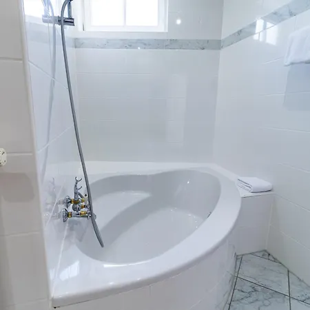 Schloss מלון Neckarbischofsheim