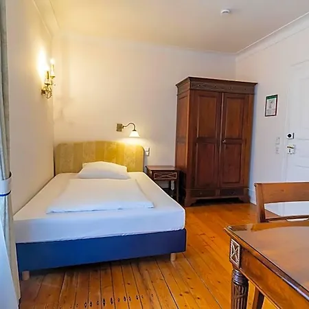 Schloss Otel *