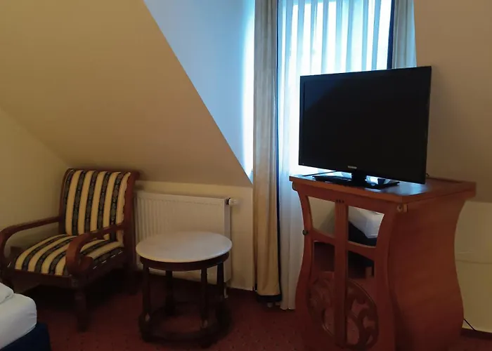 Отель Schloss *